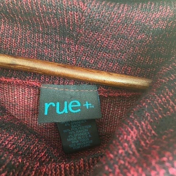 Rue+ lady’s size 2X lightweight cowl neck long sleeved sweater - Picture 2 of 2